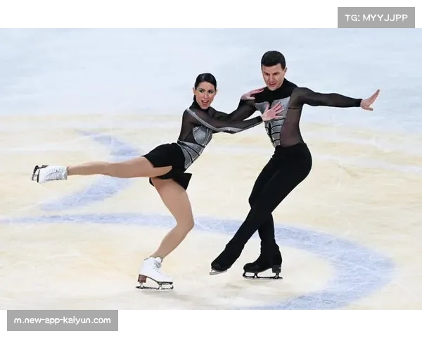 冰舞组合吉尼亚尔-法布里代表东道主出战花样滑冰团体赛